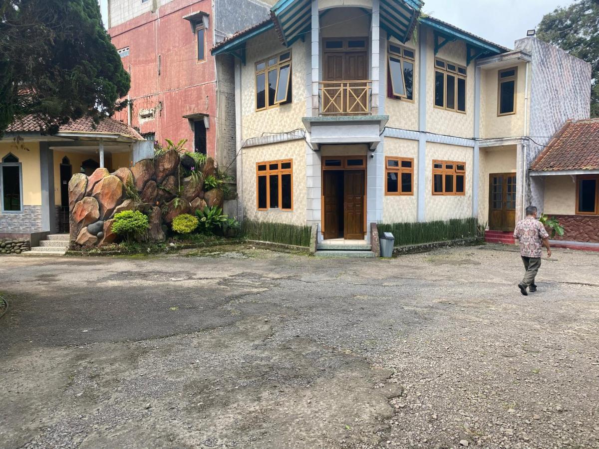 Hotel Puspa Sari Ciater Exterior foto