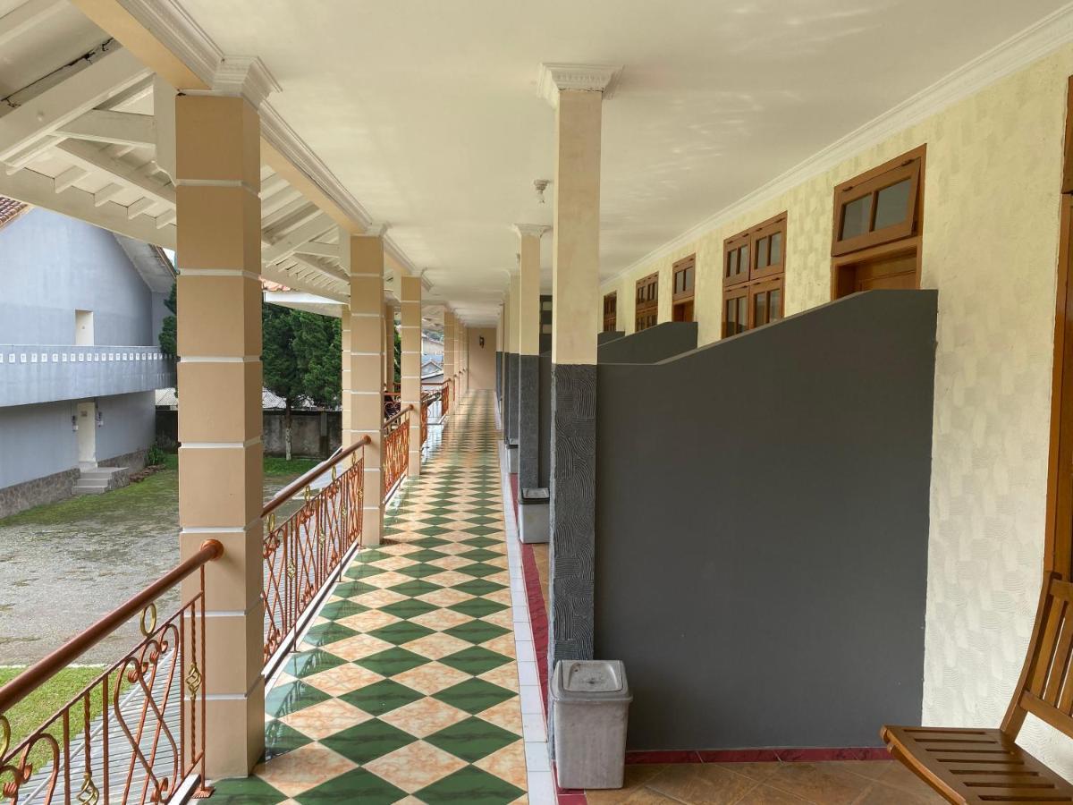 Hotel Puspa Sari Ciater Exterior foto